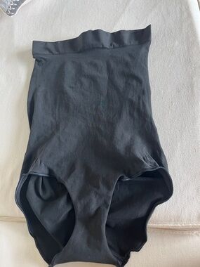 SKIMS HIGH WAISTED BRIEF